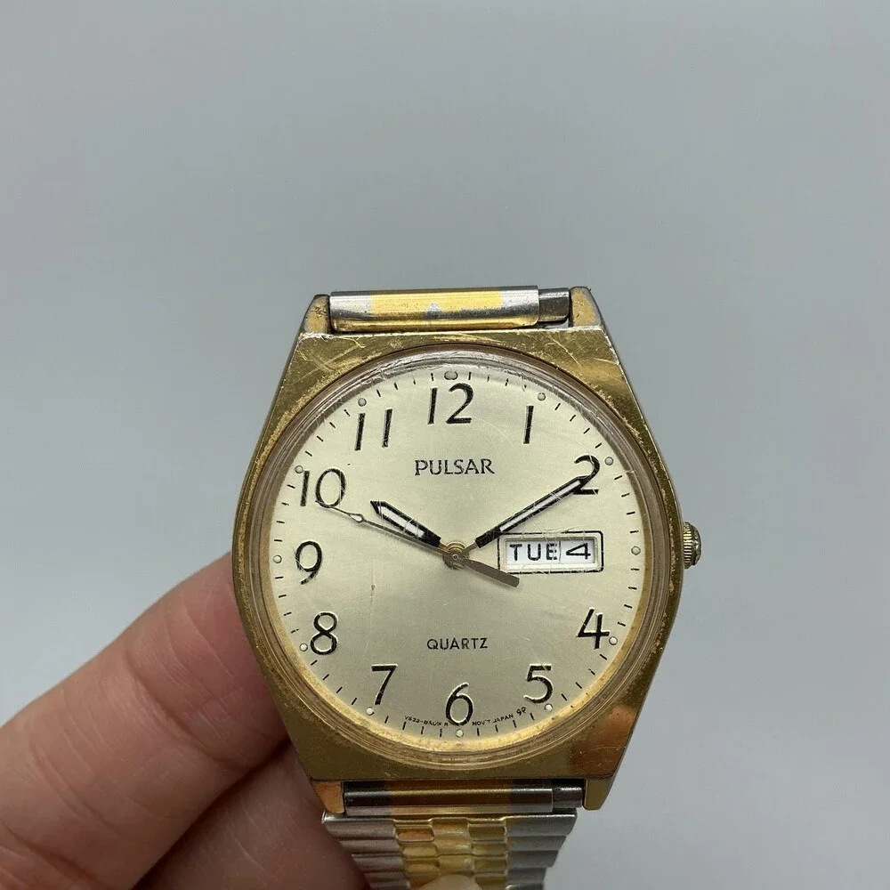 Vintage Pulsar Mens Watch 34mm V533-8A70 Two Tone Day Date Stretch New Battery
